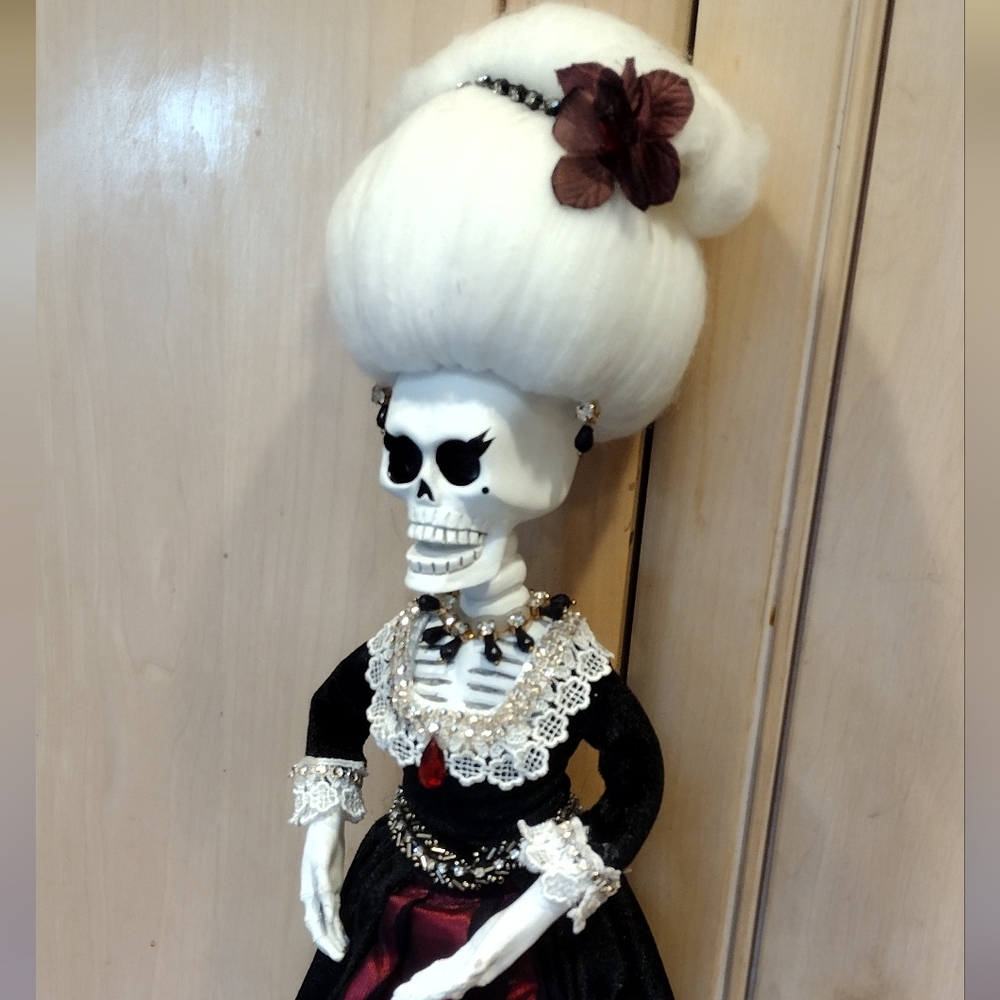 2019 Victorian Ghost Bride Day Of The Dead "Catrina" Doll - Picture 5 of 17